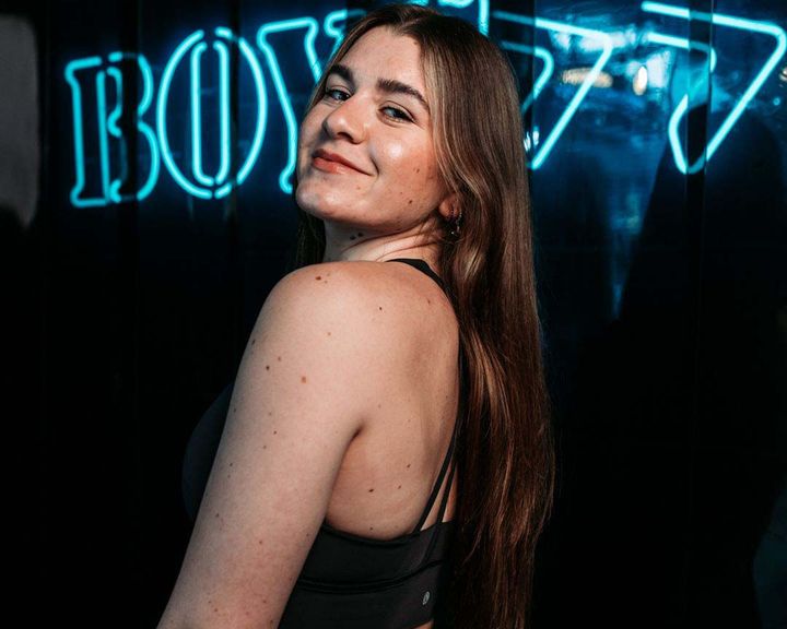 TAYLOR SWIFT: SPEAK NOW VS FOLKLORE