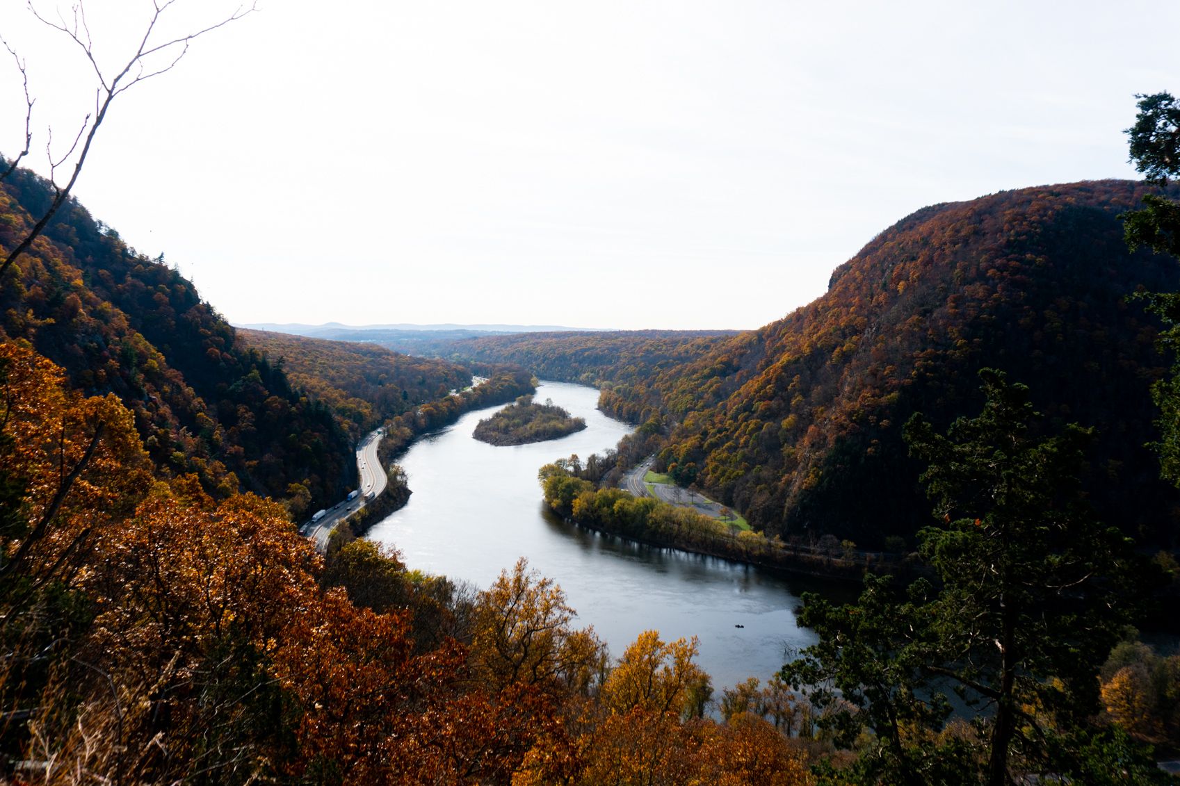 View of the water gap from halways up Mount Tammany at the Delaware Water Gap