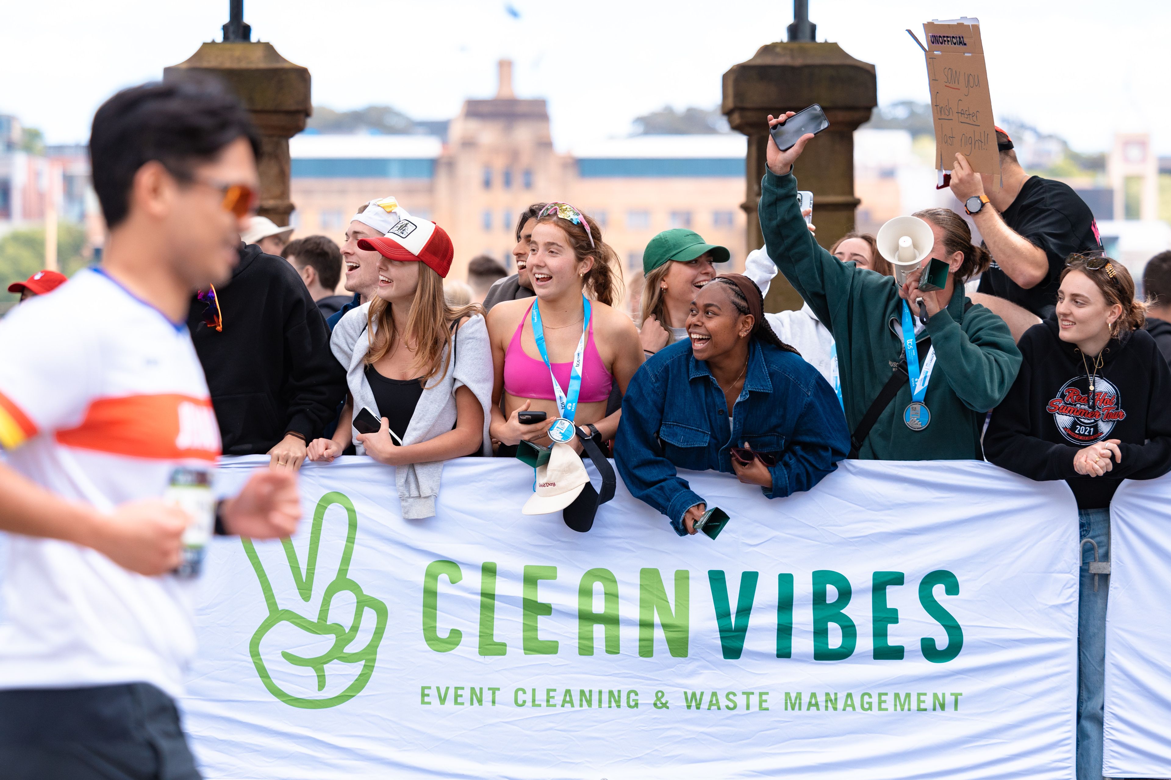 People encouraging runners at Sydney Marathon 2024