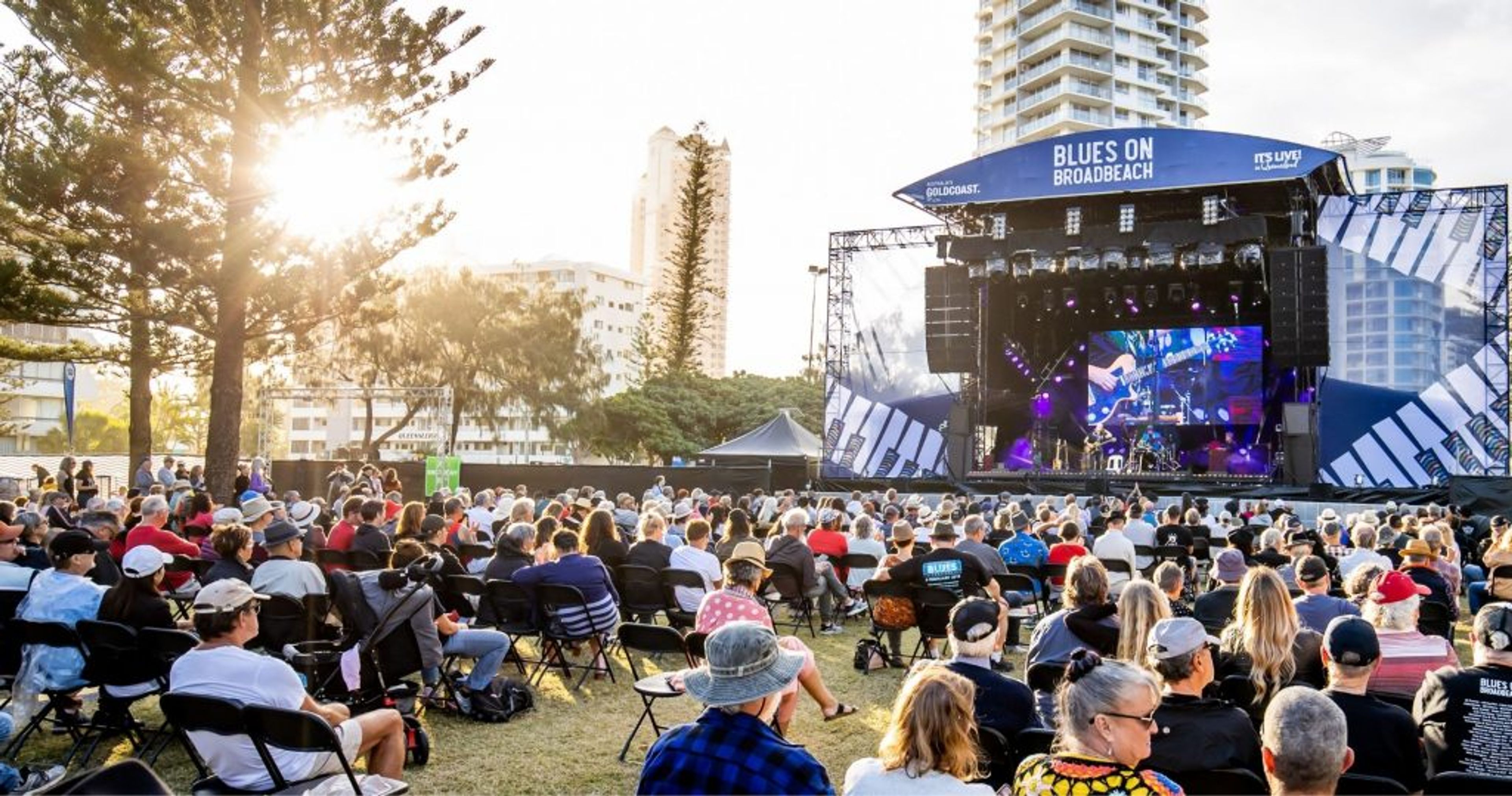 Blues on Broadbeach main stage with public