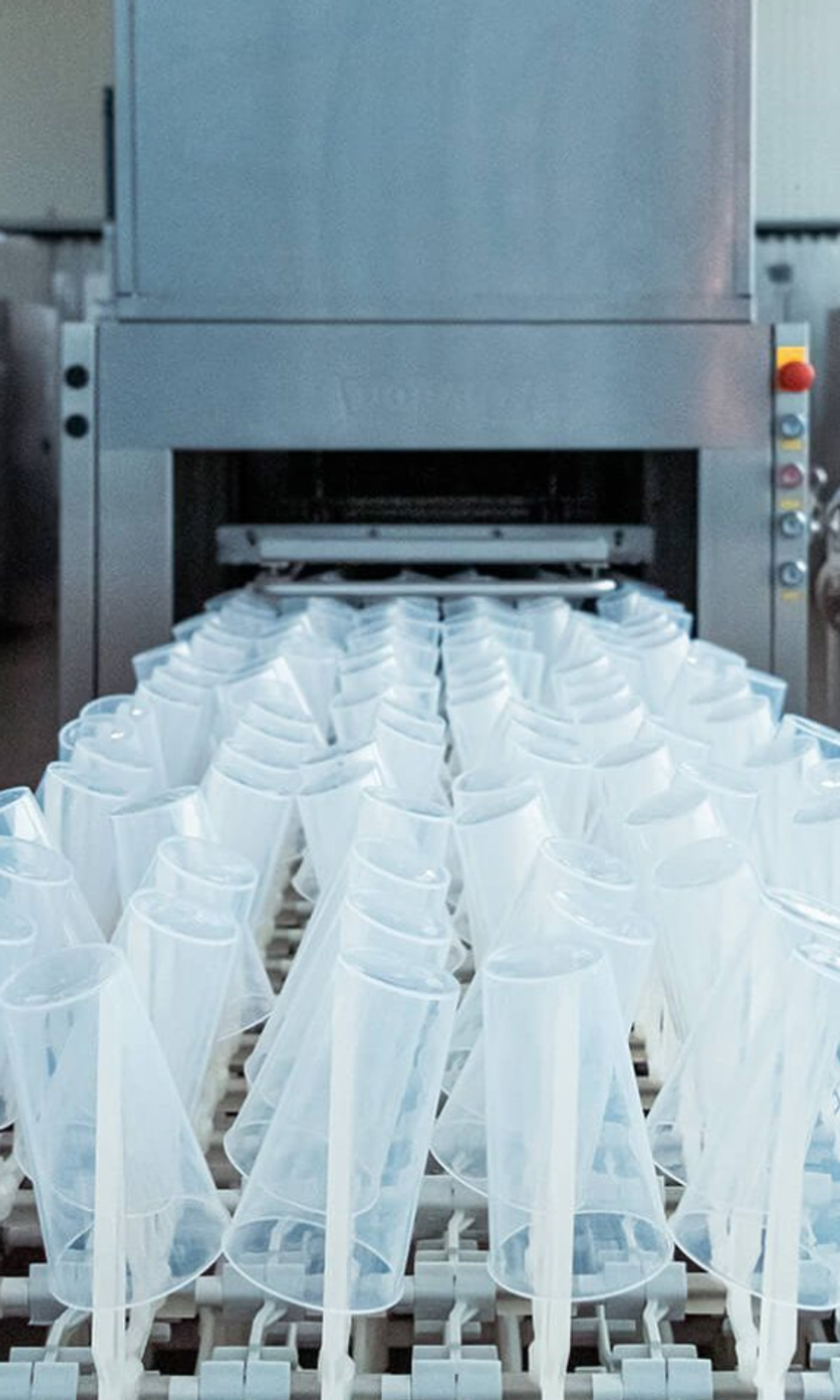 Machine cleaning reusable drinkware