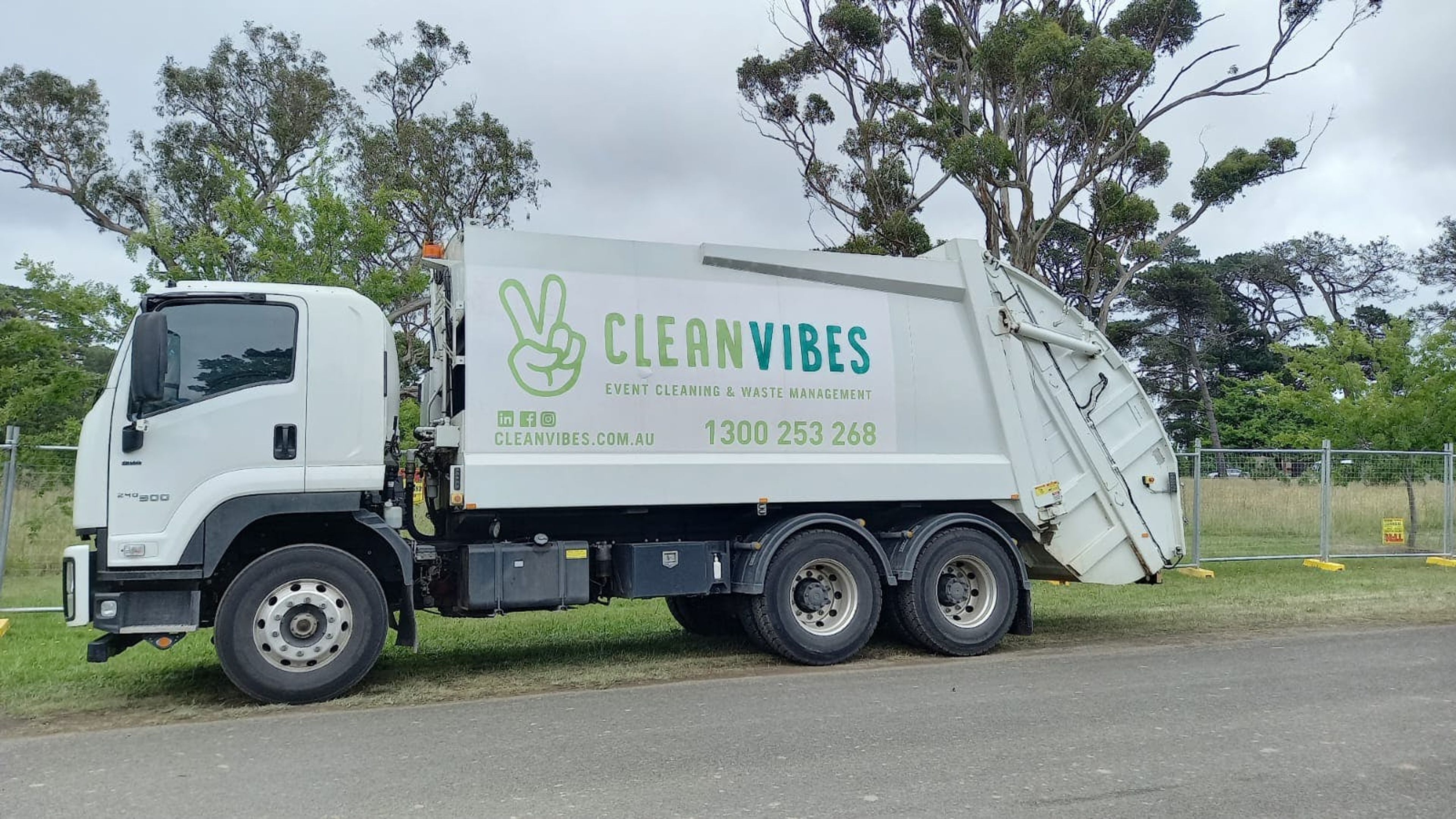 Clean Vibes garbage truck