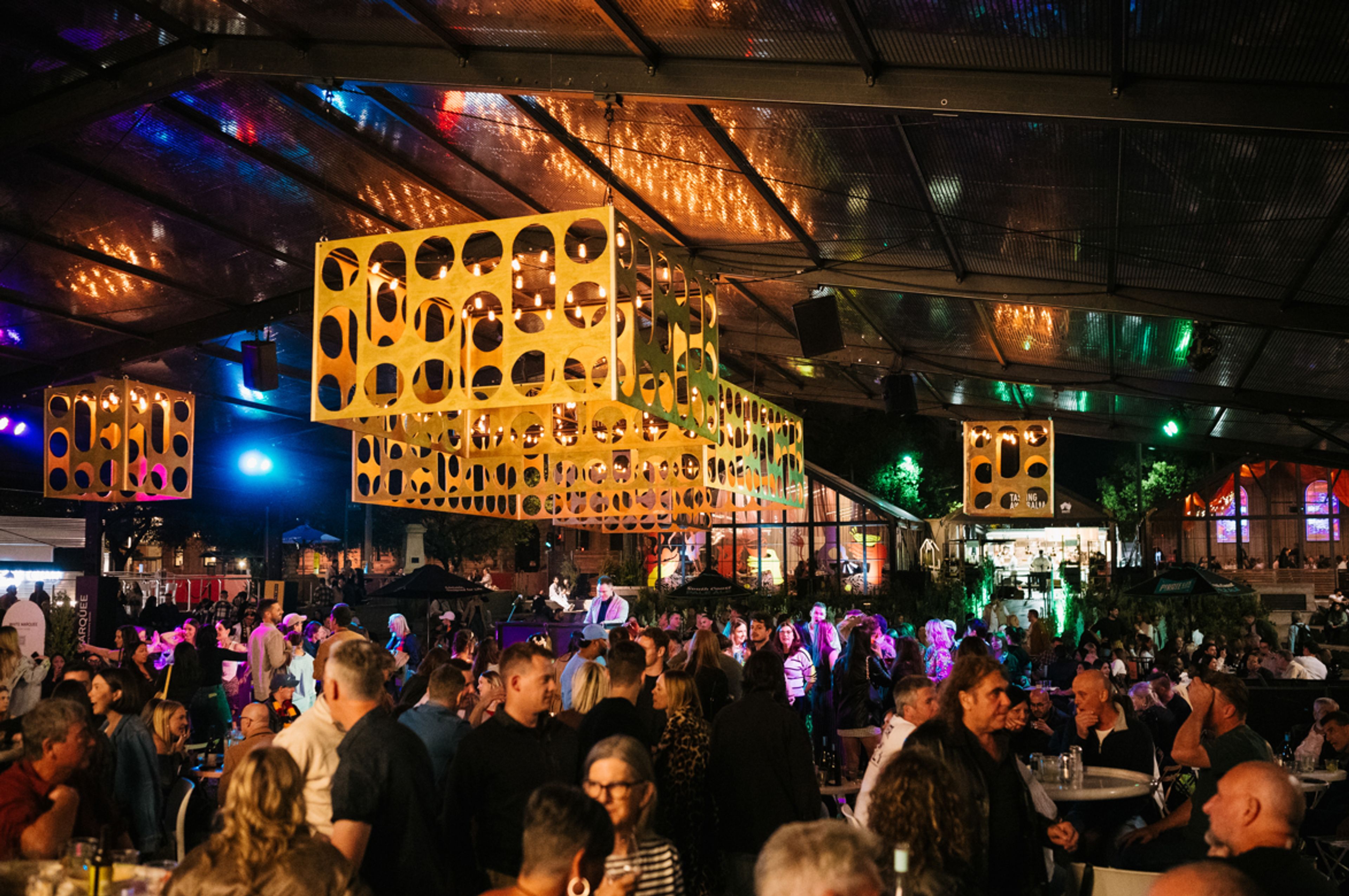 Tasting Australia patrons