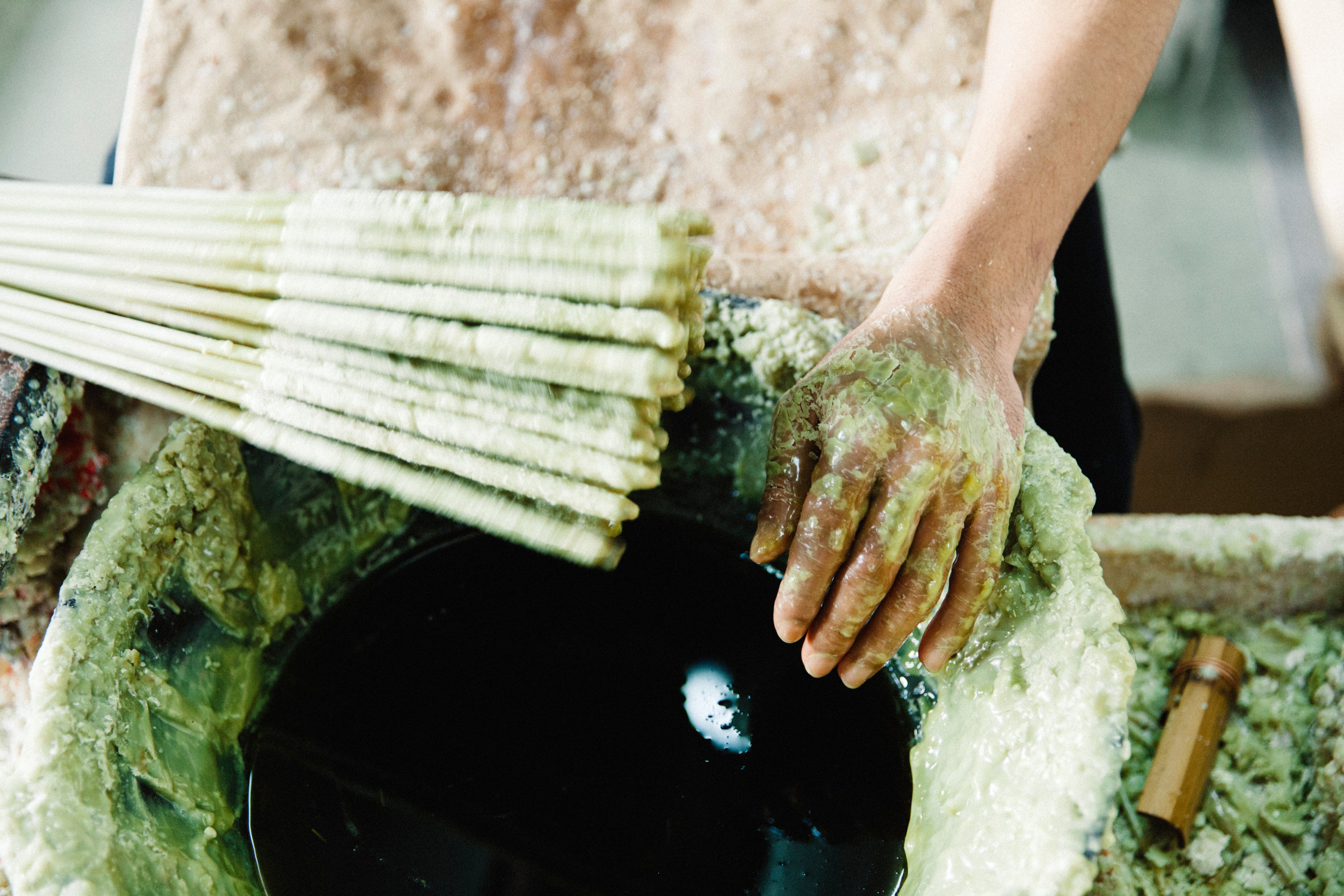sumac wax candles being made 