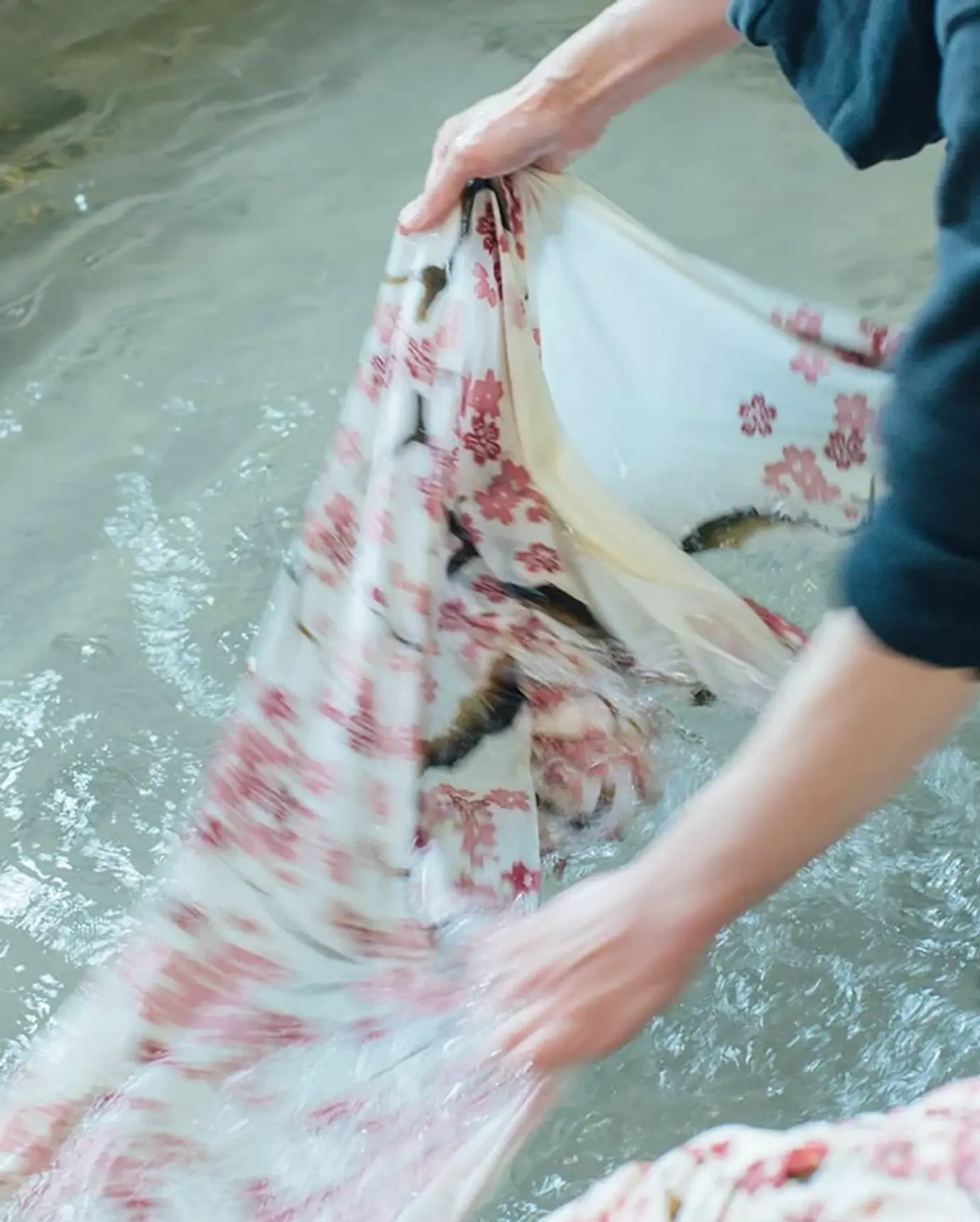 washing Tengui textiles in water