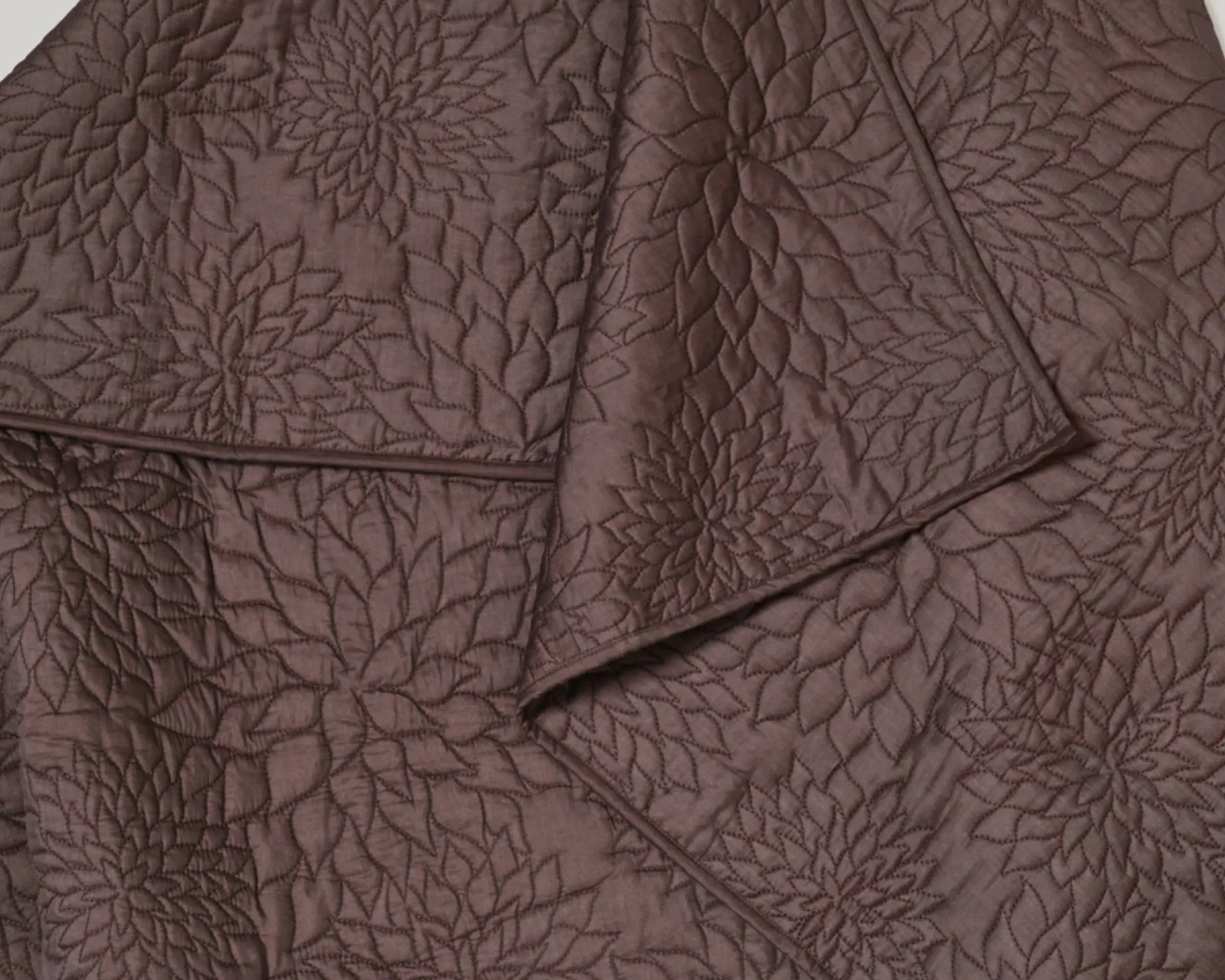 studio fords dhara tuberous throw close up detail