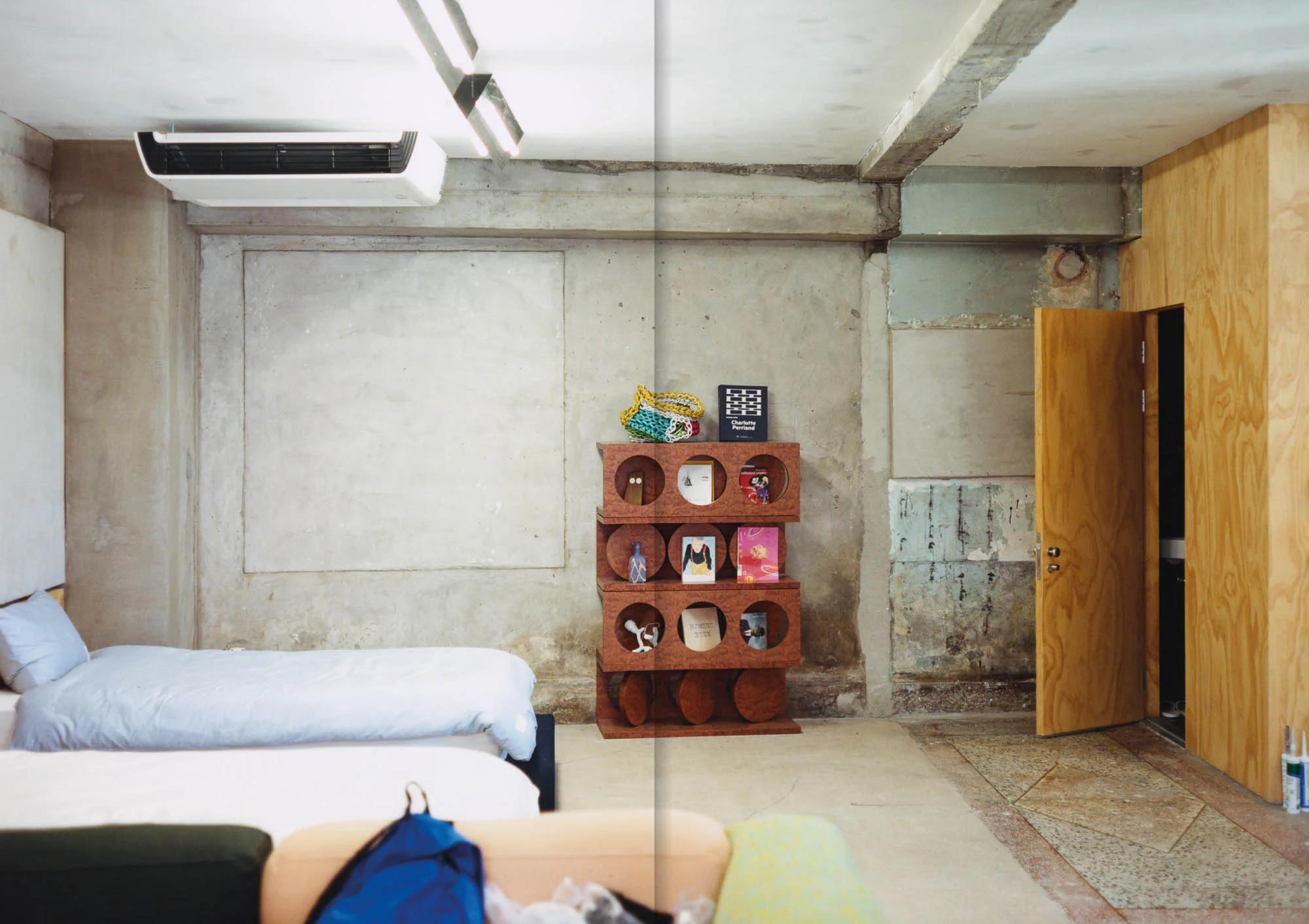 Apartamento issue 37 photo of a bedroom setting in an industrial building