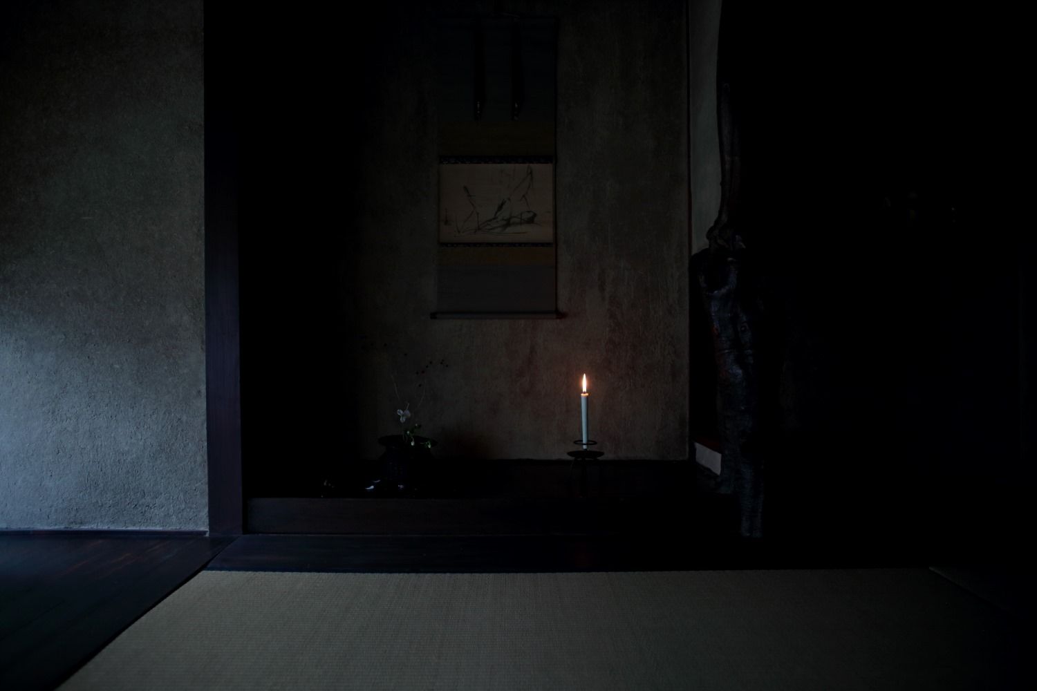 Daiyo candles in a traditional Japanese home