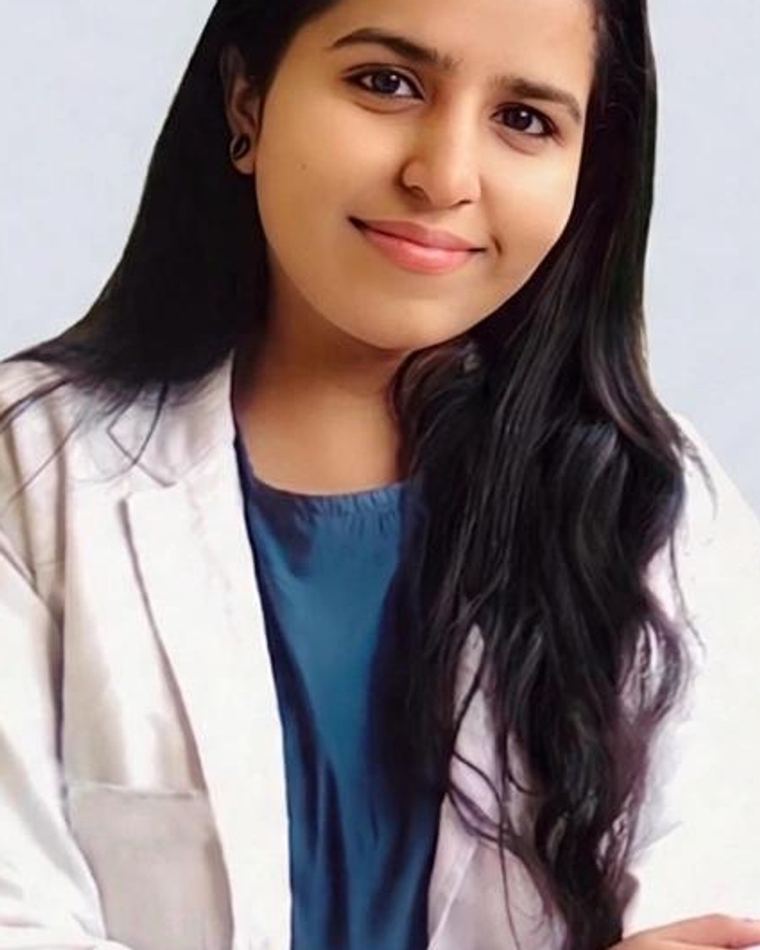 Dr. Aparnaa, Oral and Maxillofacial Surgeon.