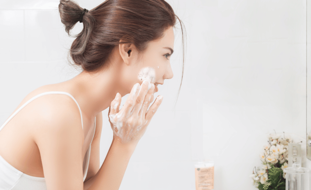 BẢO VỆ DA DƯỚI NHỮNG TÁC ĐỘNG KHẮC NGHIỆT CỦA NẮNG HÈ
