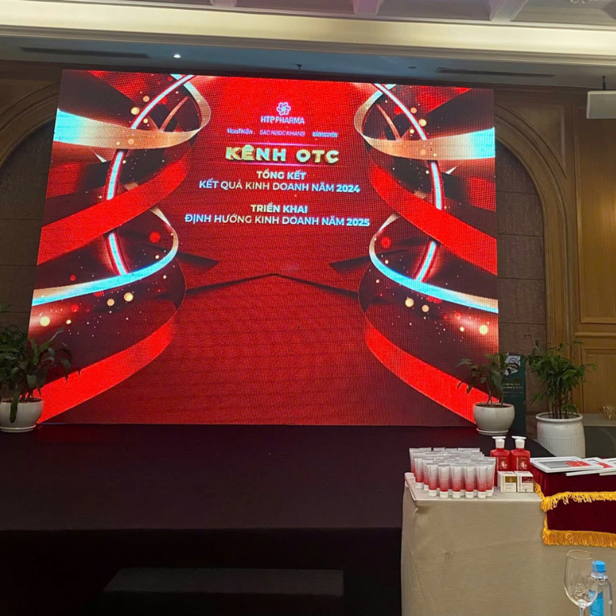 Phòng kinh doanh OTC | họp tổng kết kinh doanh năm 2024 & định hướng kinh doanh năm 2025