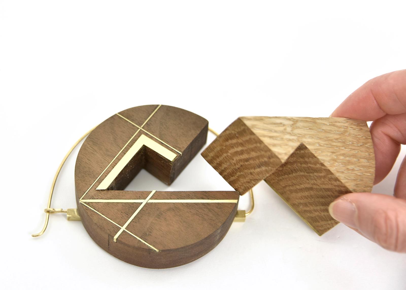 Multi-Connection Reverse Brooch