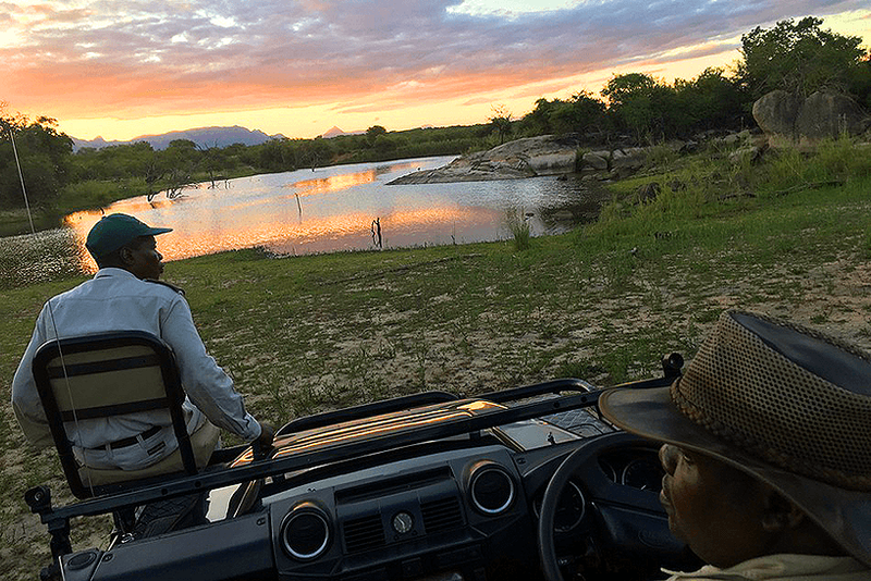Safári ao pôr-do-sol, Reserva Karongwe