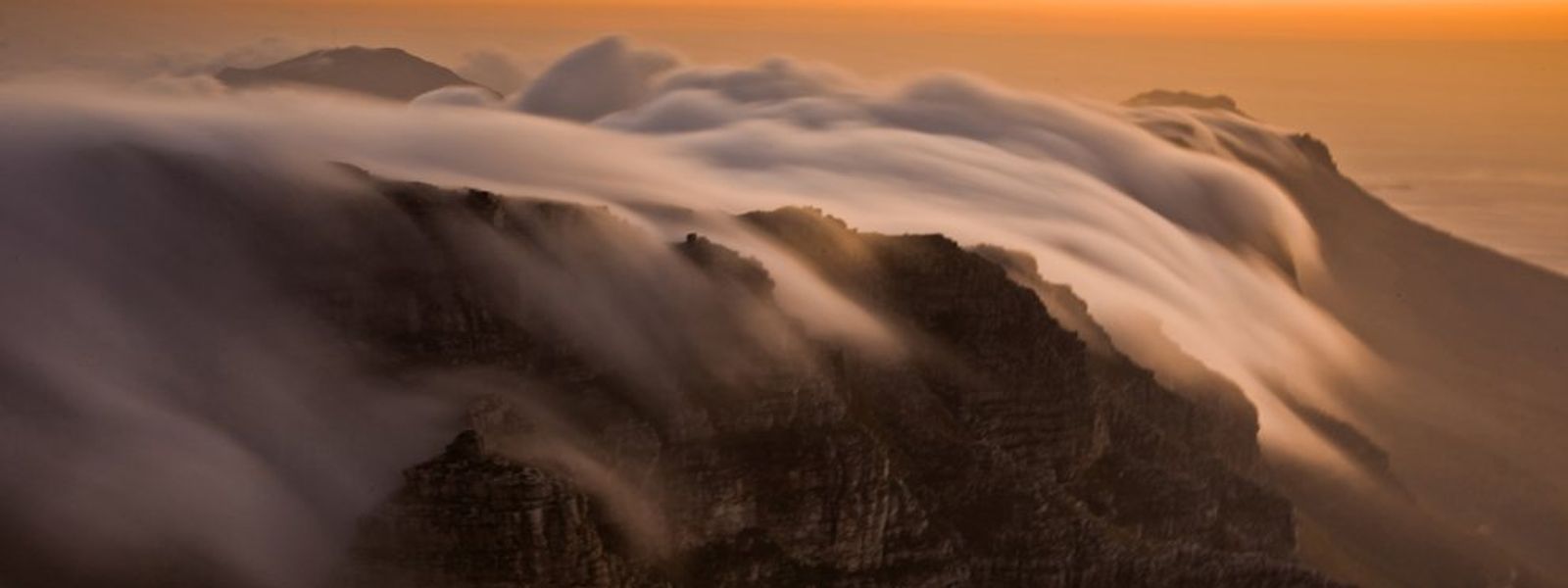 D'où vient Table cloth, le nuage qui couvre Table Mountain au Cap ?