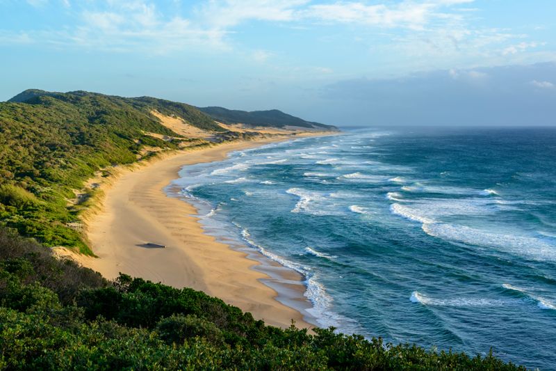 Malerischer Strand im iSiMangaliso Wetland Park bei Mabibi