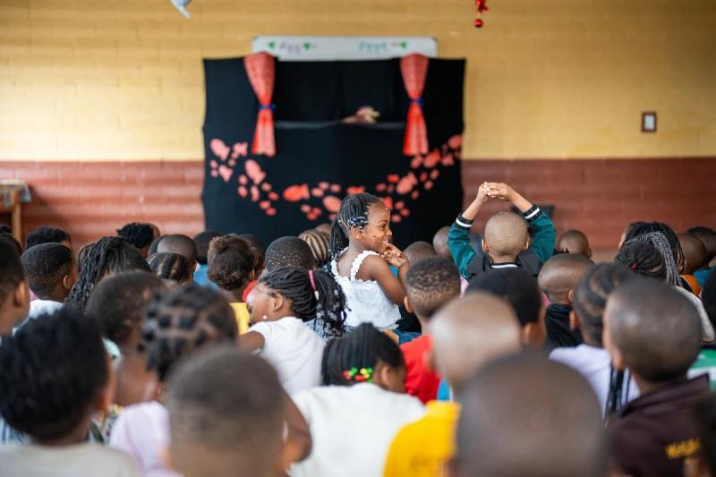 Puppet show at the Khumbulani Christmas party