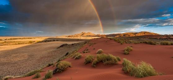 La Namibie paraît simple sur une carte, mais la distance change tout