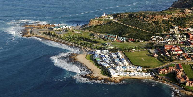 Die Garden Route von oben: Die bezaubernde Küste von Mossel Bay aus der Vogelperspektive