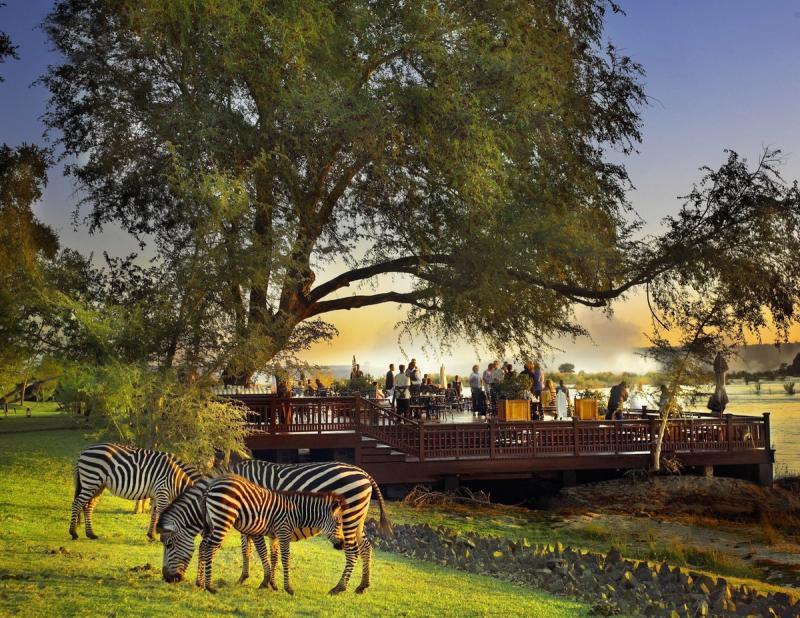 Sundowners im Royal Livingstone bei den Victoria-Fällen