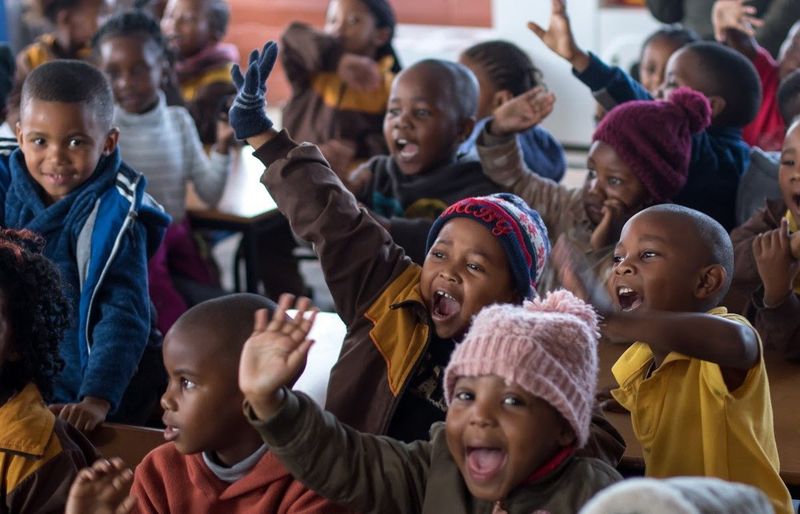 Kinder im Khumbulani Center, das Rhino Africa, Afrikas führendes Safari-Unternehmen, unterstützt