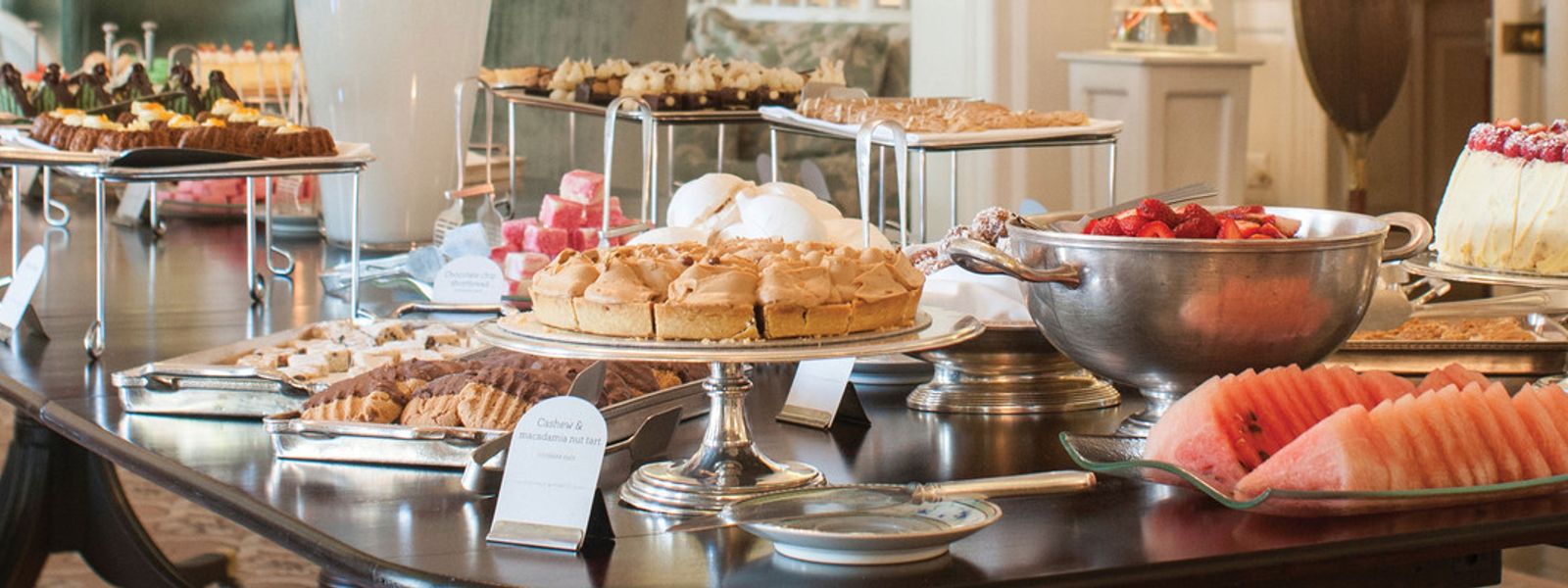 Tee, Tafelberg & Tradition – High Tea im Mount Nelson