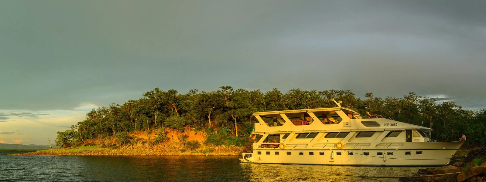 Matusadona Luxury Houseboat | 2018 Review