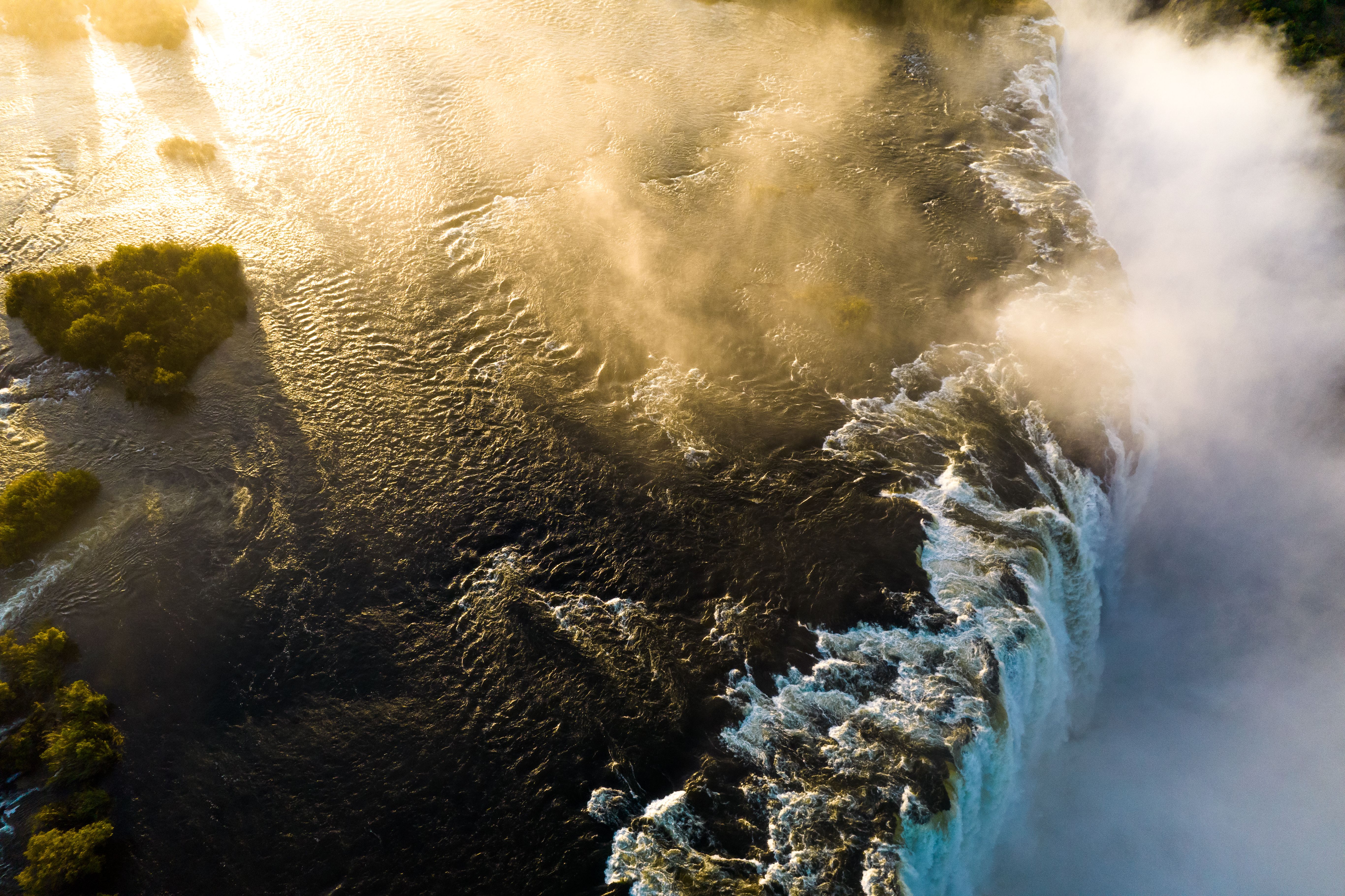 Chutes Victoria : quel est le meilleur côté ? Zimbabwe vs Zambie