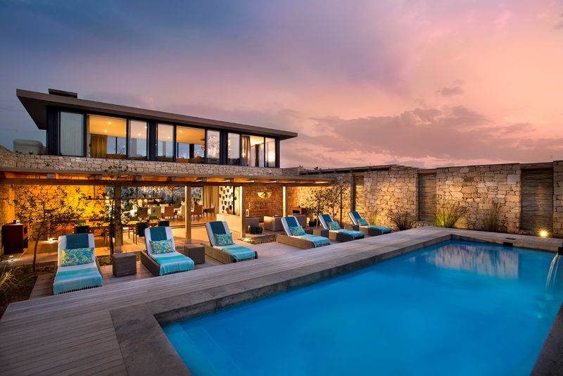 Magnificent private swimming pool