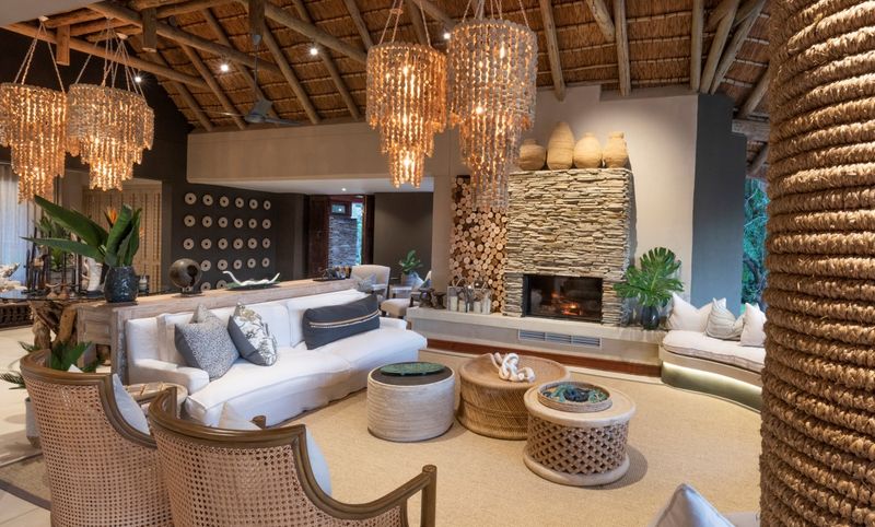 Der offene Gemeinschaftsbereich der Dulini River Lodge