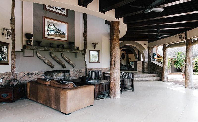 Chilo Gorge Safari Lodge lies in the lowveld region of Zimbabwe 