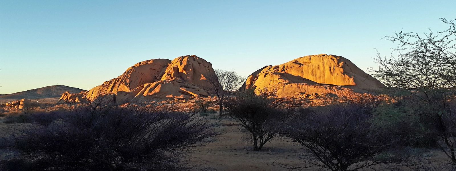 Amanece en Namibia