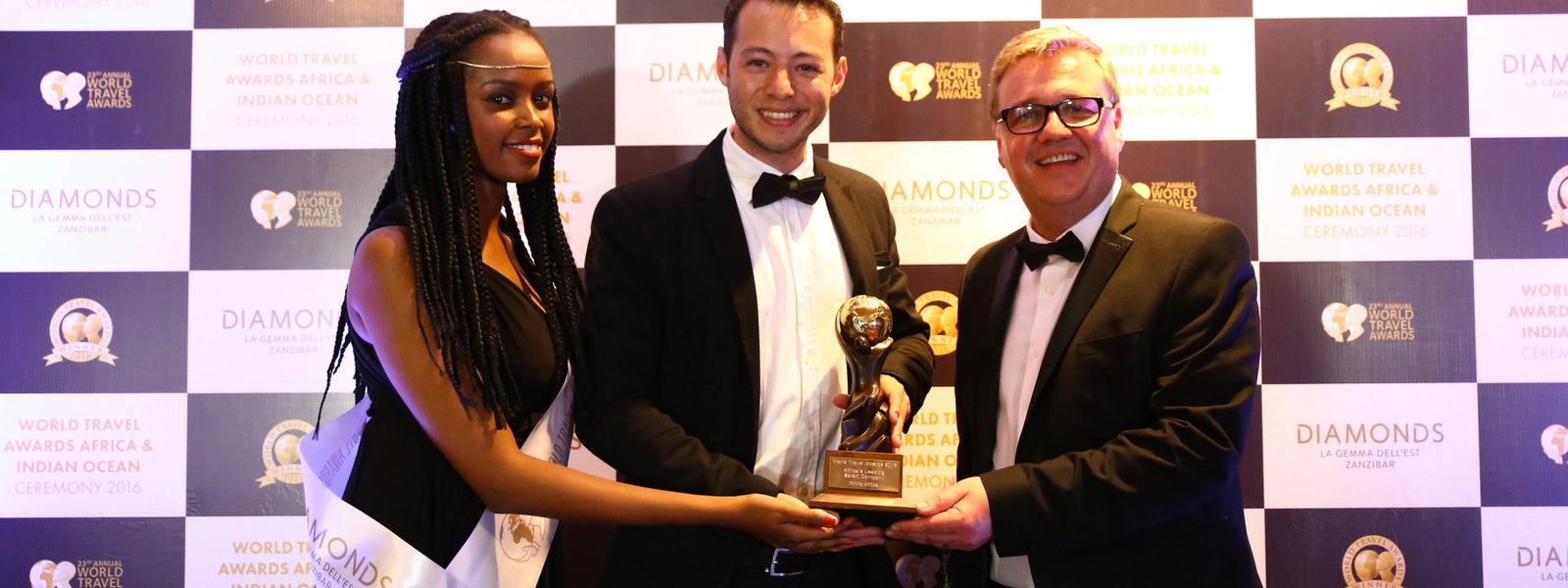 Rhino Africa wins 4th consecutive World Travel Award for Africa's Leading Safari Company