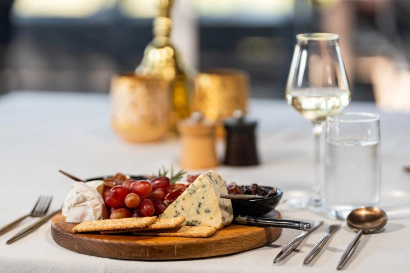 Cheese and wine pairing at Silvan Safari