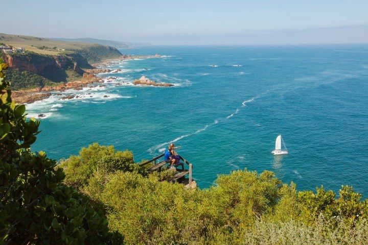 Türkisblaues Wasser im Robberg Nature Reserve bei Plettenberg Bay an der Garden Route