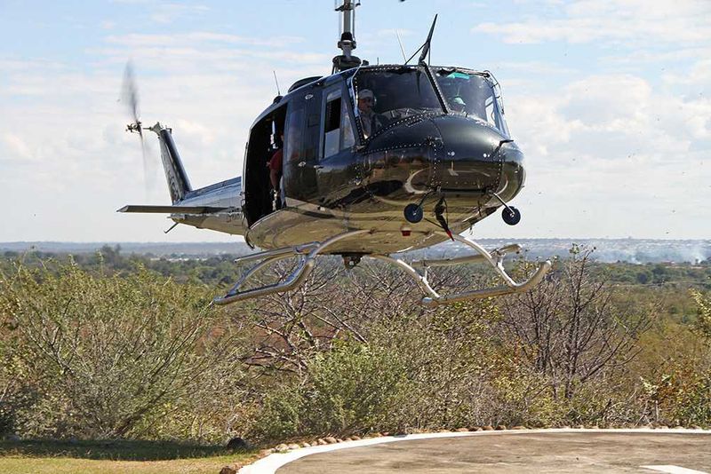 We departed the Royal Livingstone hotel and headed off to the United Air Charter helicopter landing point, 15 min from the hotel.
