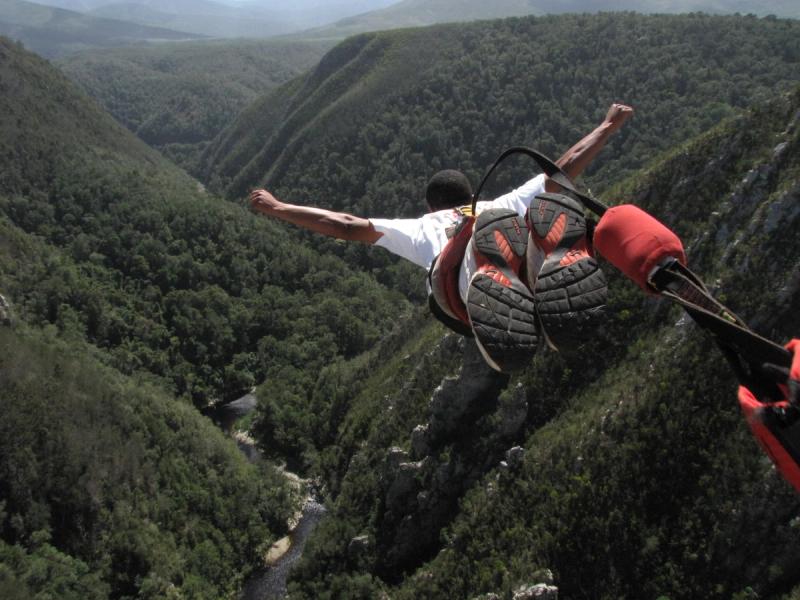 Puenting en la Ruta de los Jardines