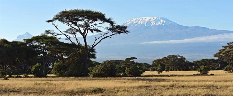 Vistas panorâmicas com o Kilimanjaro ao fundo