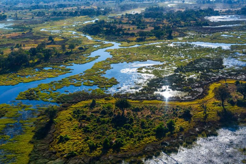 Das Okavango Delta in Botswana auf der Luft - ideal für Helikopterflüge in Afrika