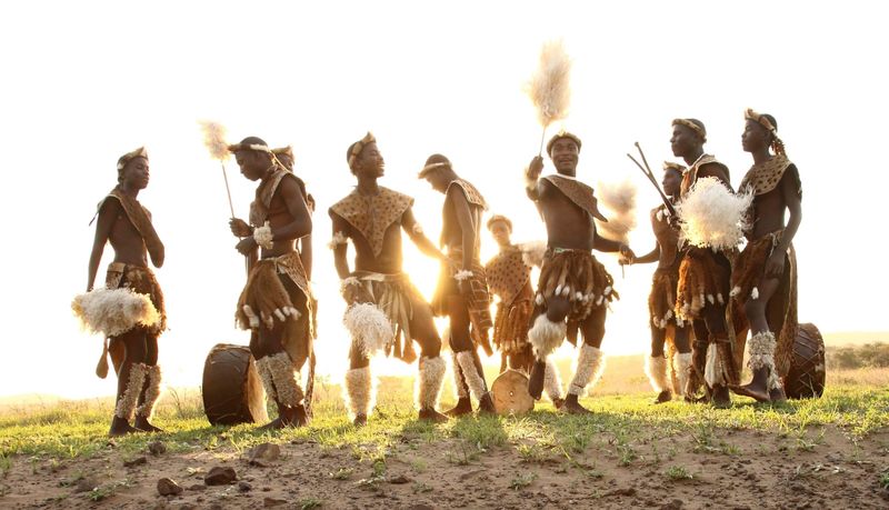 Las visitas comunitarias perspicaces añaden una capa extra a su aventura africana