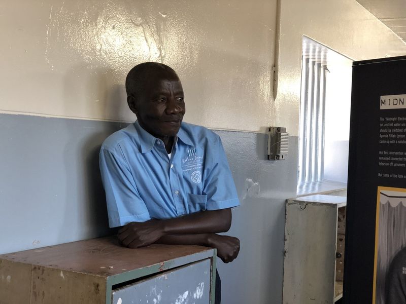 Lorsque que vous visiterez Robben Island, un ancien détenu de la prison assurera la visite.