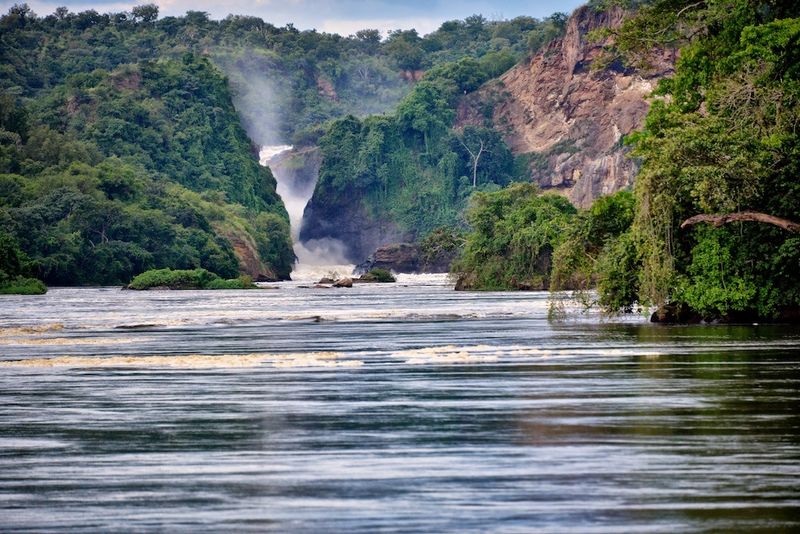 Der Nil bildet die Murchison Falls in Uganda
