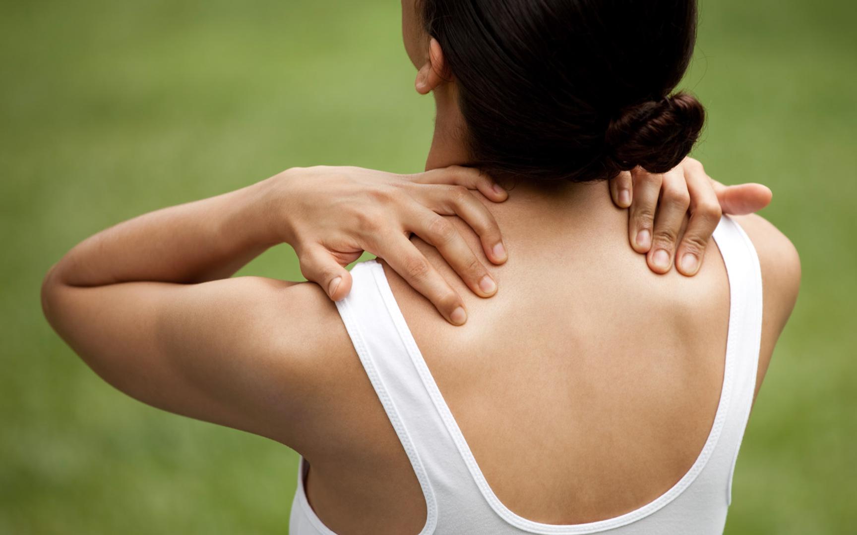 Kvinne med nakkesmerter