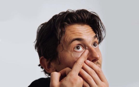 Kontaktlinser – unngå trøtte og tørre øyne