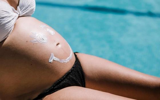 Solkrem for gravide- Trygg beskyttelse i solen Solkrem for gravide- Trygg beskyttelse i solen