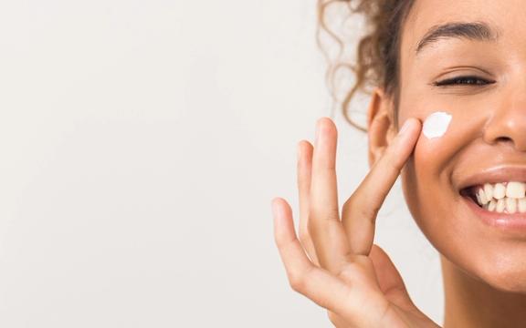 Hudpleie i sommer for ansikt og kropp