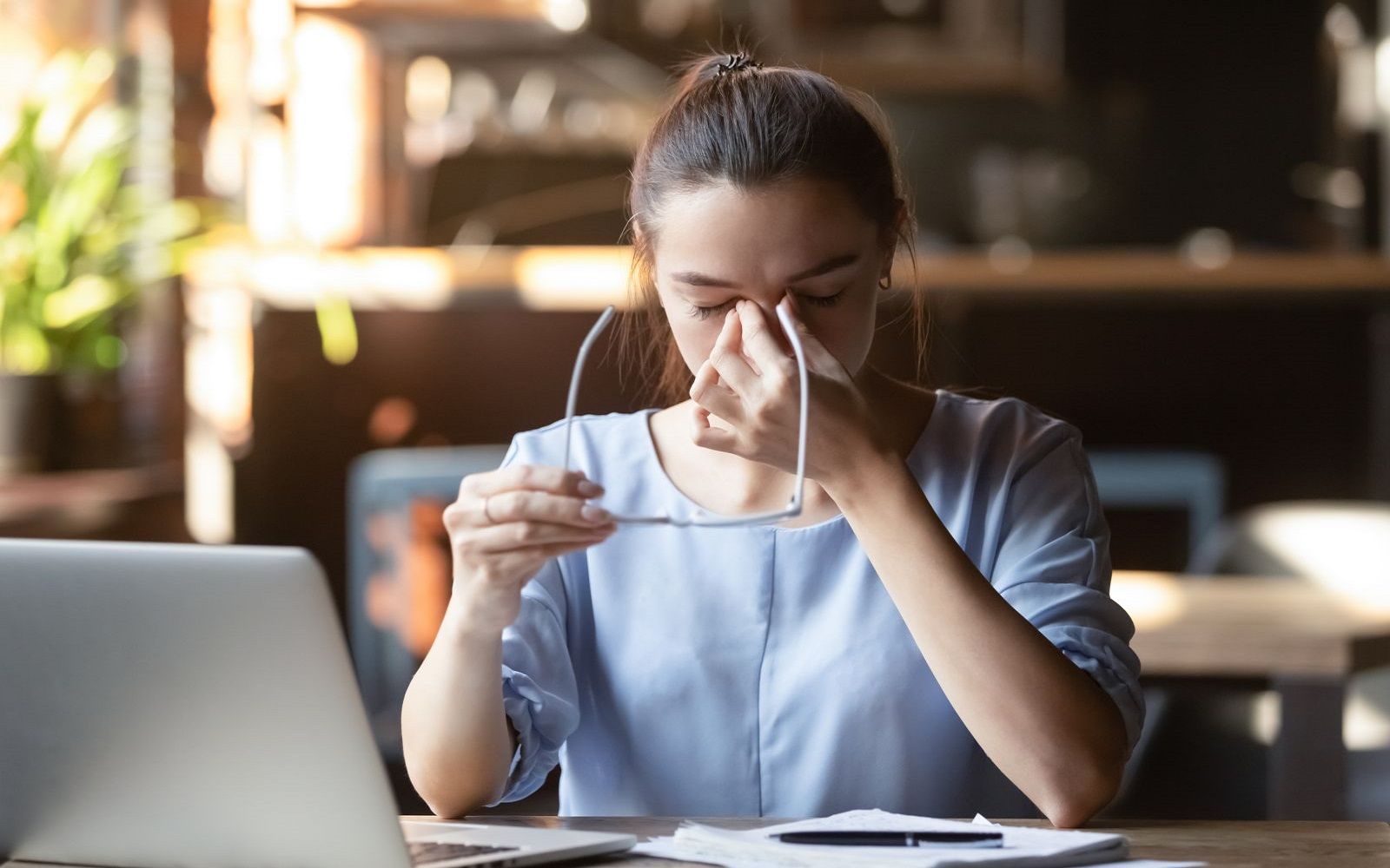 Har du øyne som svir, renner eller er irriterte? Da kan du ha tørre øyne