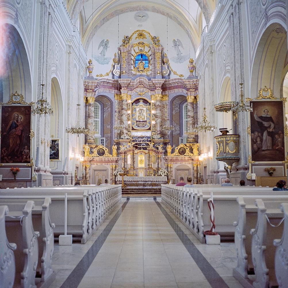 Photo of church interior.