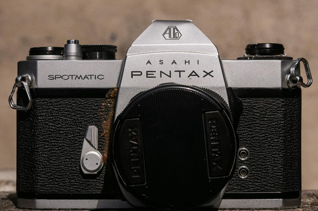 Photo of Asahi Pentax Spotmatic SPII camera.