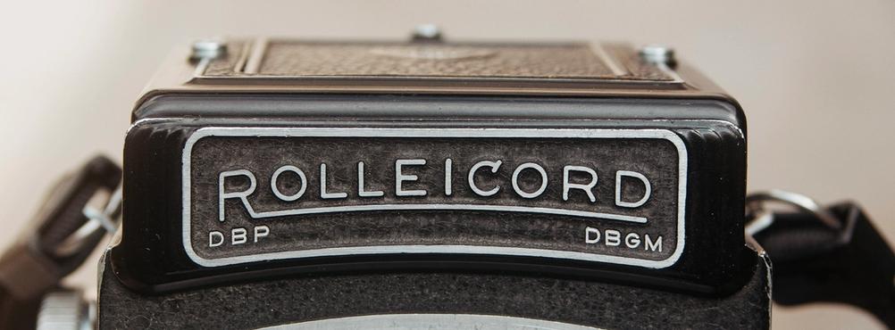 Closeup photo of Rolleicord nameplate.