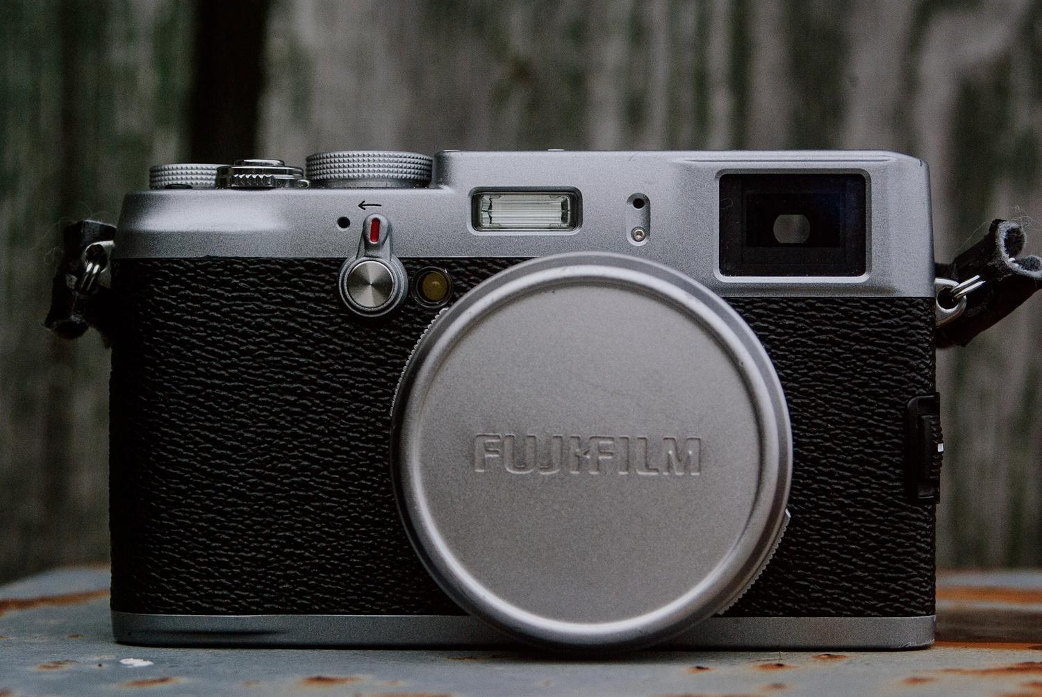 Using Original Fujifilm X100 - 50mmF2